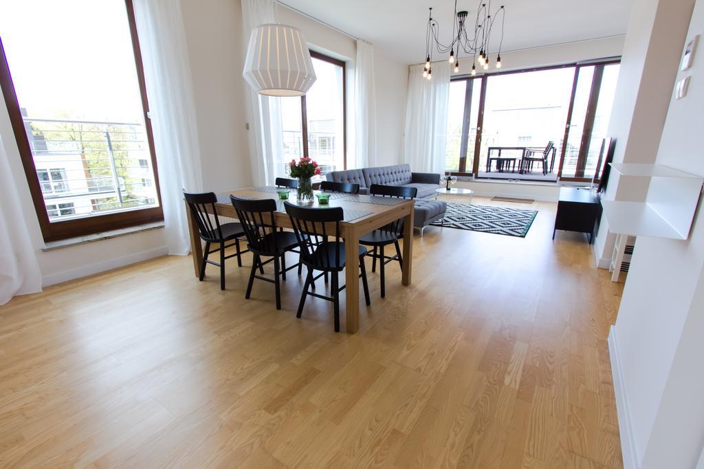 Komfortowy Apartament ミエンジズドロイェ エクステリア 写真
