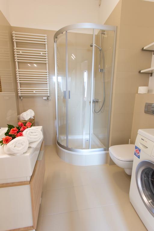 Komfortowy Apartament ミエンジズドロイェ エクステリア 写真