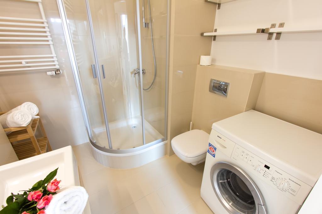 Komfortowy Apartament ミエンジズドロイェ エクステリア 写真