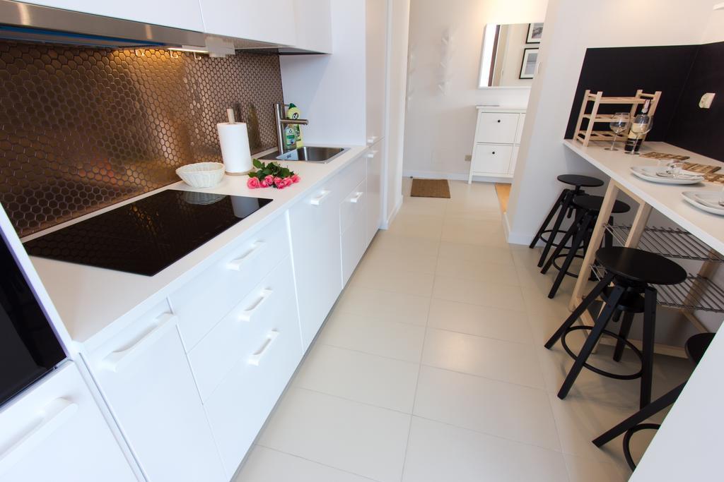 Komfortowy Apartament ミエンジズドロイェ エクステリア 写真