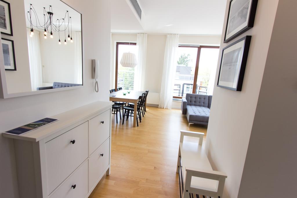 Komfortowy Apartament ミエンジズドロイェ エクステリア 写真