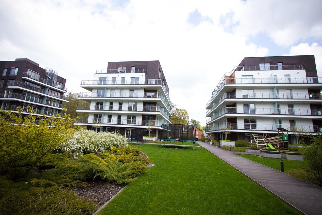 Komfortowy Apartament ミエンジズドロイェ エクステリア 写真