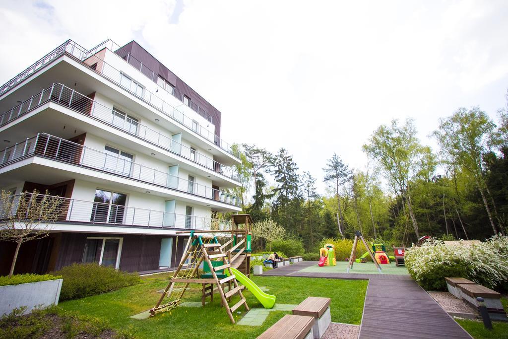 Komfortowy Apartament ミエンジズドロイェ エクステリア 写真